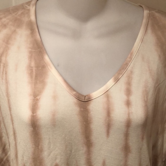 NWT Old Navy XS specialty dyed V-neck shirt - Picture 2 of 4